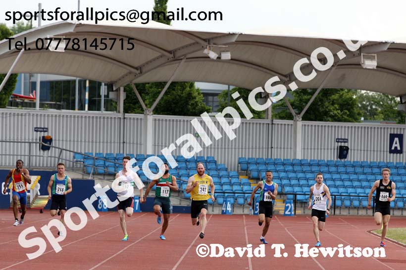 Senior mens 200 metres, Northern Senior and Under-20s Champs., Sports City, Manchester. Photo: David T. Hewitson/Sports for All Pics